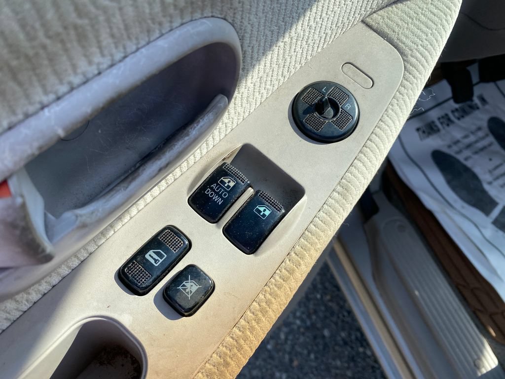 Used 2005 Kia Sedona FWD image 12