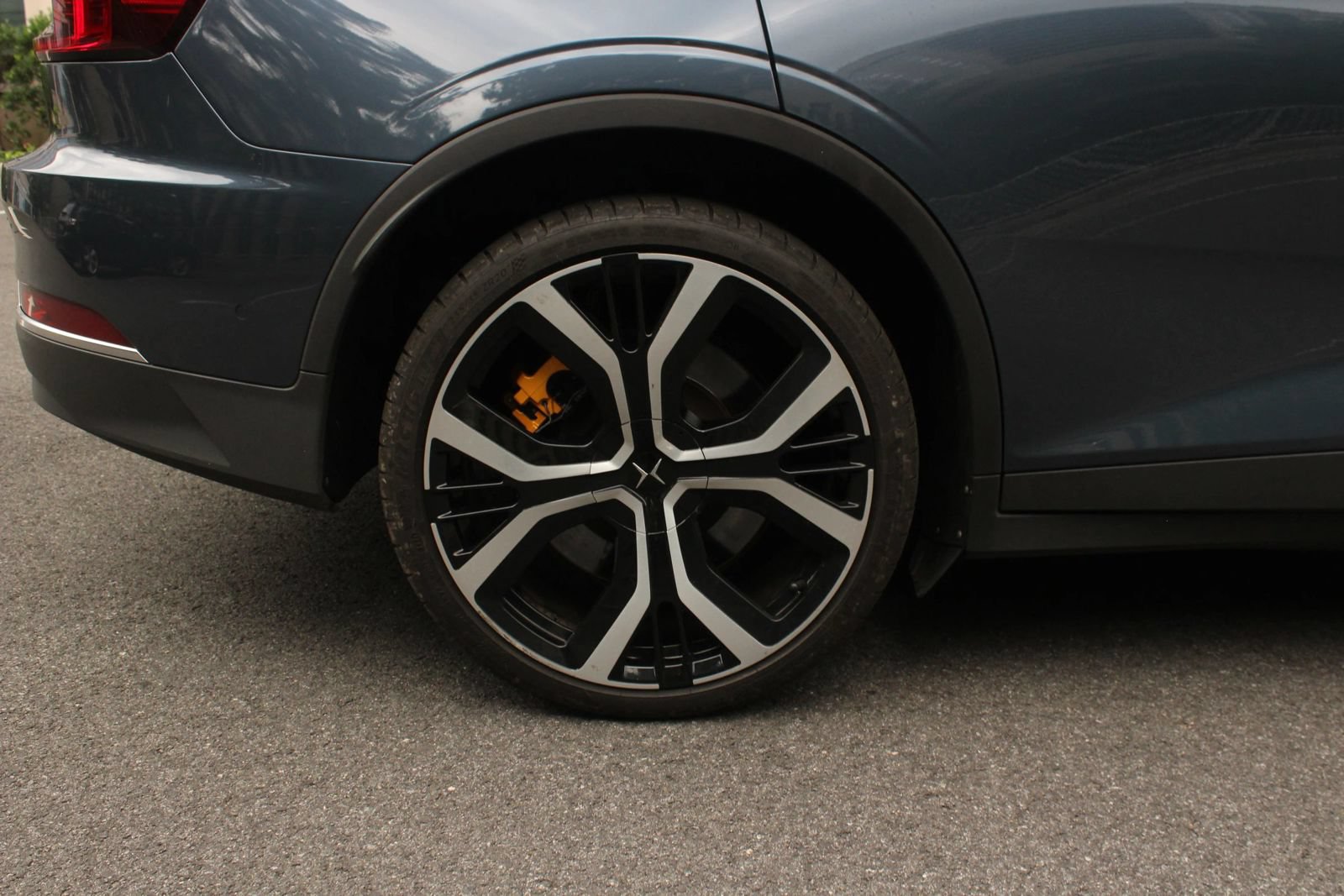 Used 2022 Polestar Polestar 2 w/ Performance Package AWD/4WD image 5