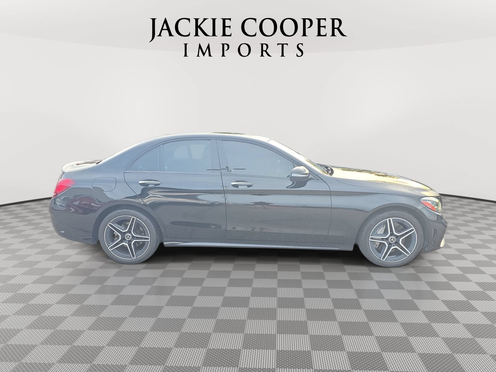 Used 2020 Mercedes-Benz C 300 4MATIC Sedan image 4