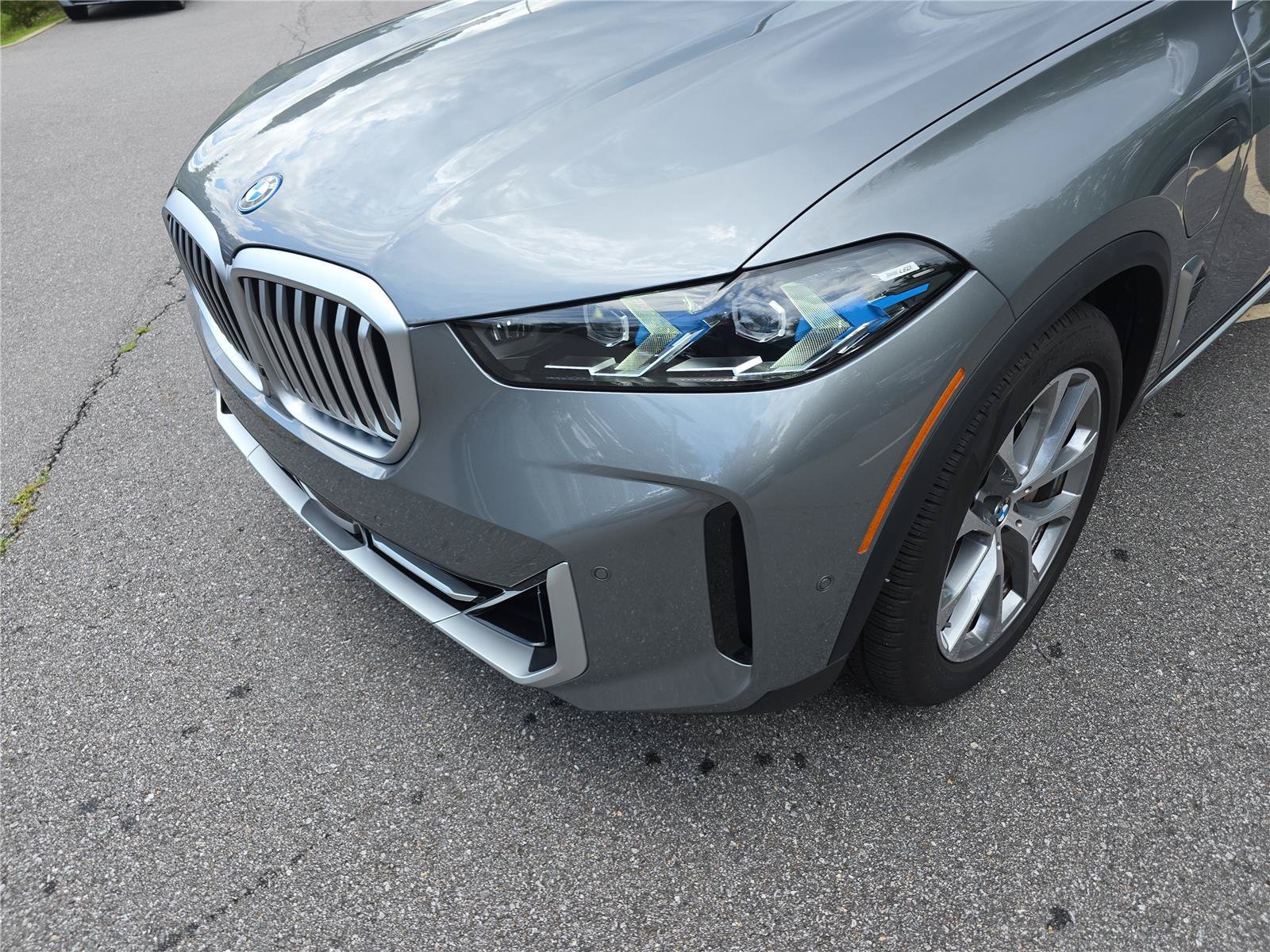 Used 2026 BMW X5 xDrive50e AWD/4WD image 9