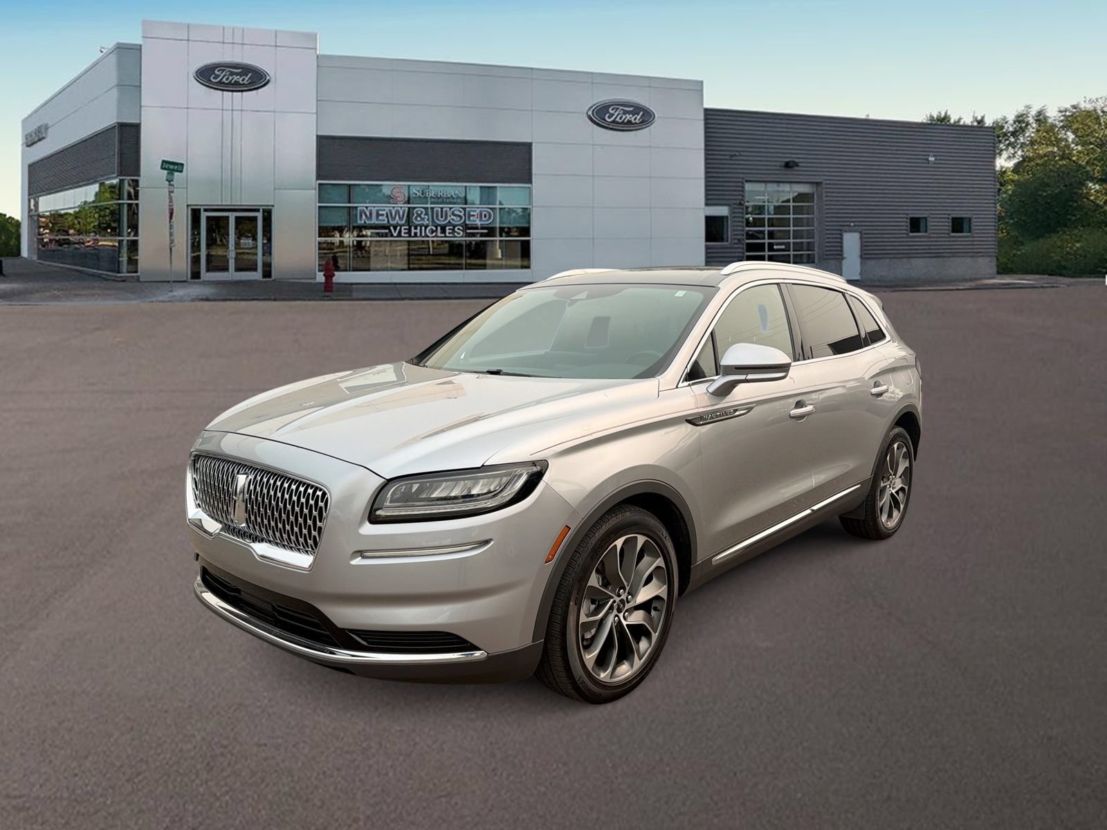 Used 2022 Lincoln Nautilus Reserve w/ Luxury Package AWD/4WD image 5