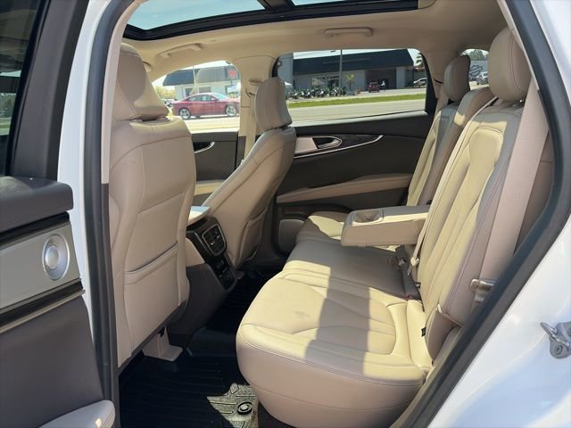 Used 2022 Lincoln Nautilus Reserve w/ Equipment Group 202A image 24