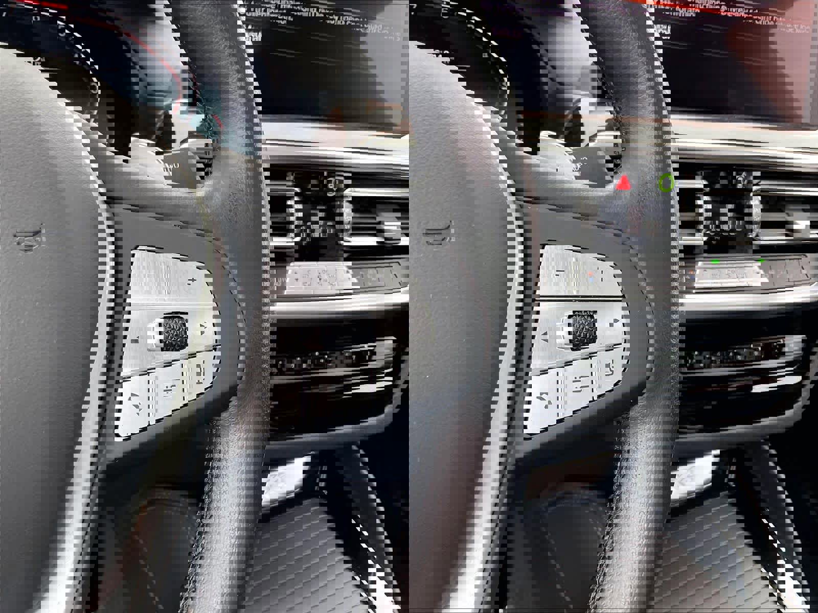 Used 2024 BMW X4 xDrive30i image 22