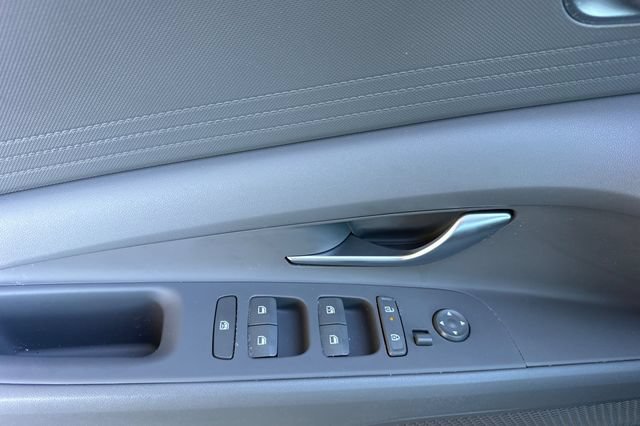 Certified 2025 Hyundai Elantra Hybrid FWD image 13