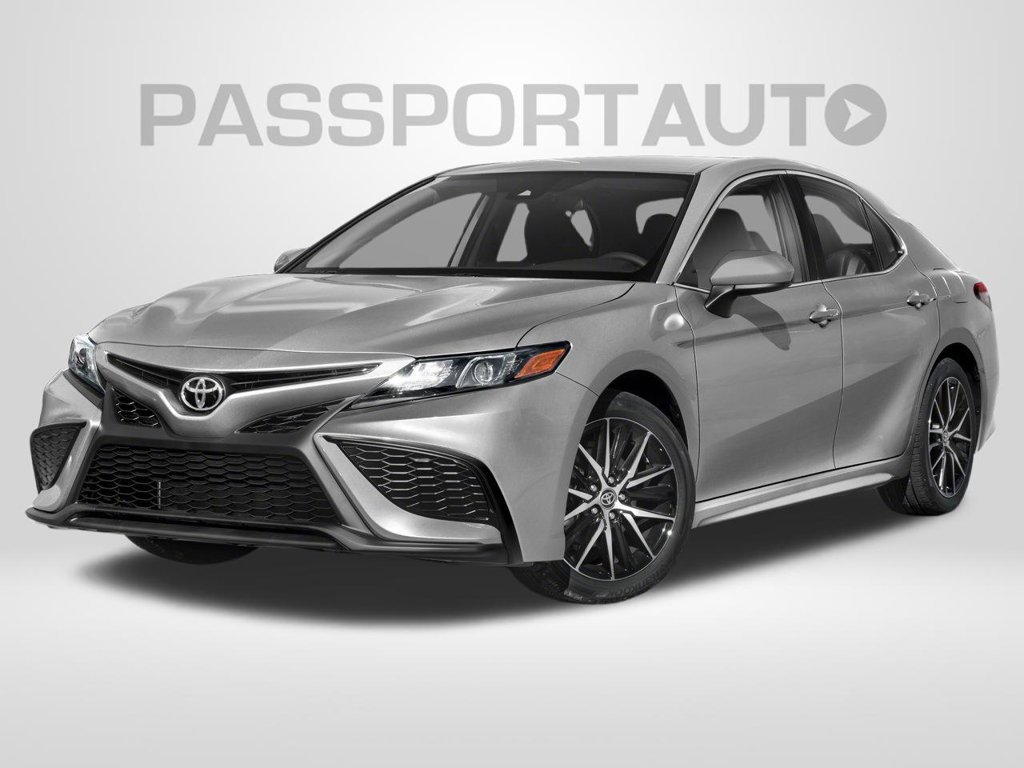 Used 2022 Toyota Camry SE w/ Cold Weather Package