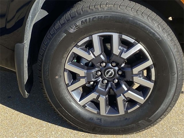 Used 2024 Nissan Frontier SL image 8