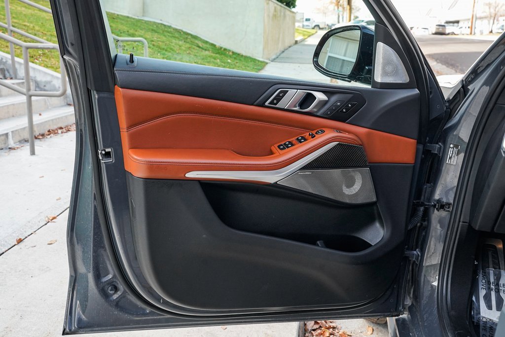 Used 2023 BMW X5 M50i w/ Executive Package image 9