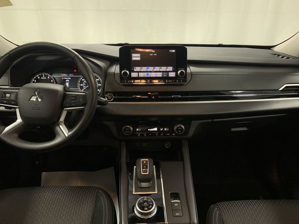 Used 2022 Mitsubishi Outlander ES AWD/4WD image 18