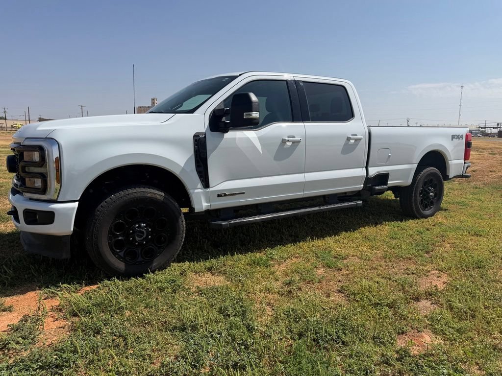 Used 2025 Ford F250 XLT w/ Black Appearance Package AWD/4WD image 4
