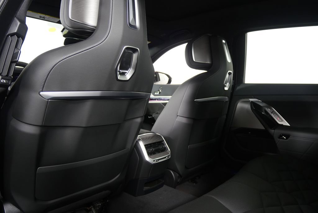 Used 2026 BMW 740i image 17