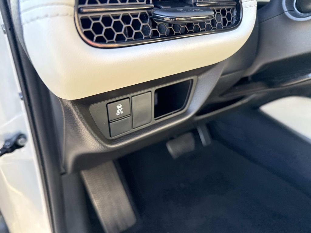 Used 2023 Honda HR-V LX image 19