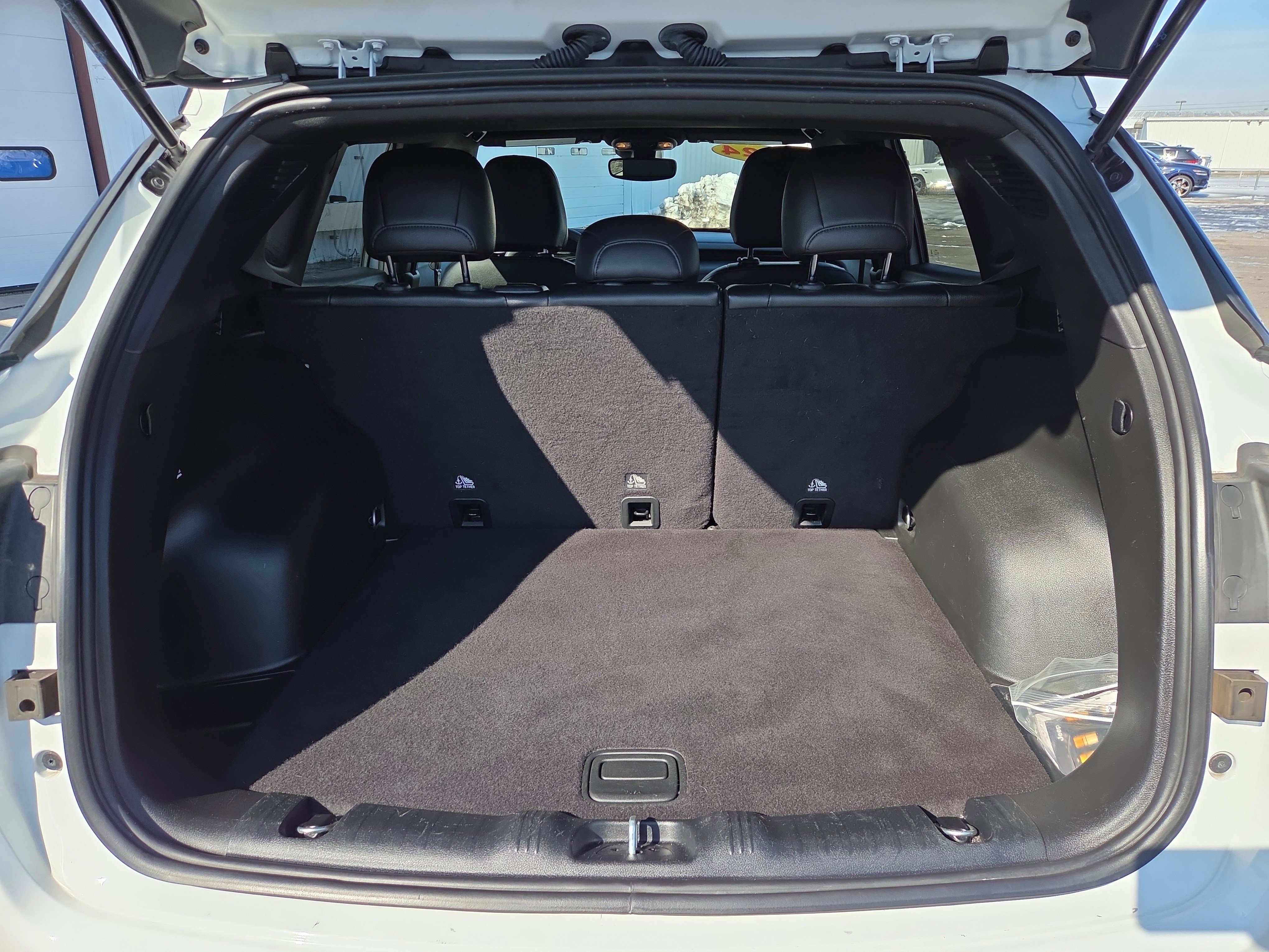 Used 2024 Jeep Compass Trailhawk image 9