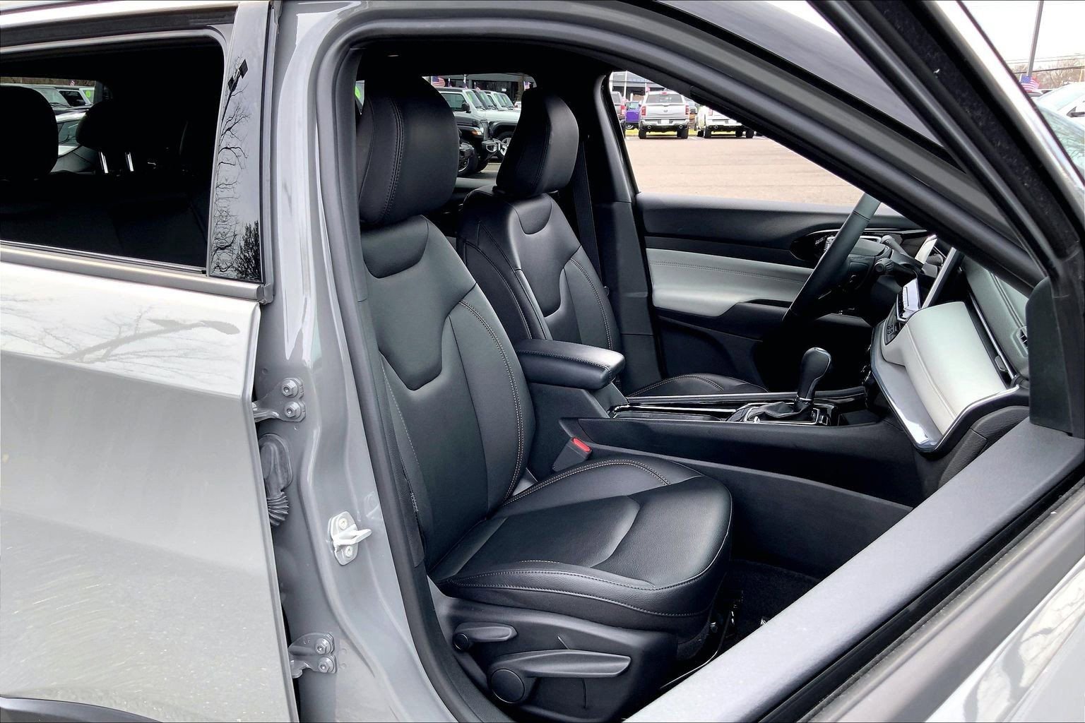 Certified 2024 Jeep Compass Limited image 7