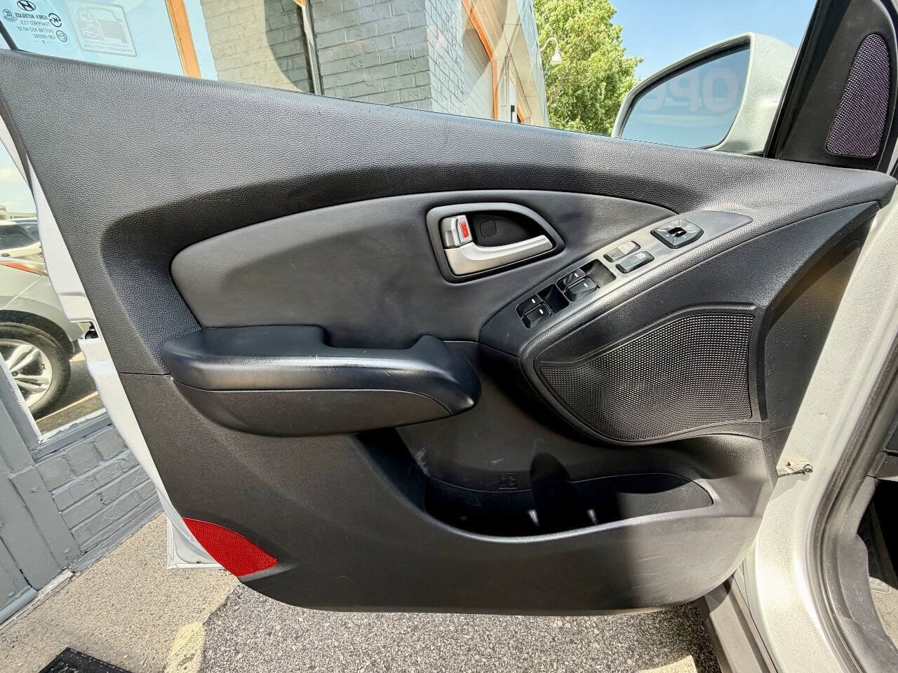 Used 2011 Hyundai Tucson GLS AWD/4WD image 32