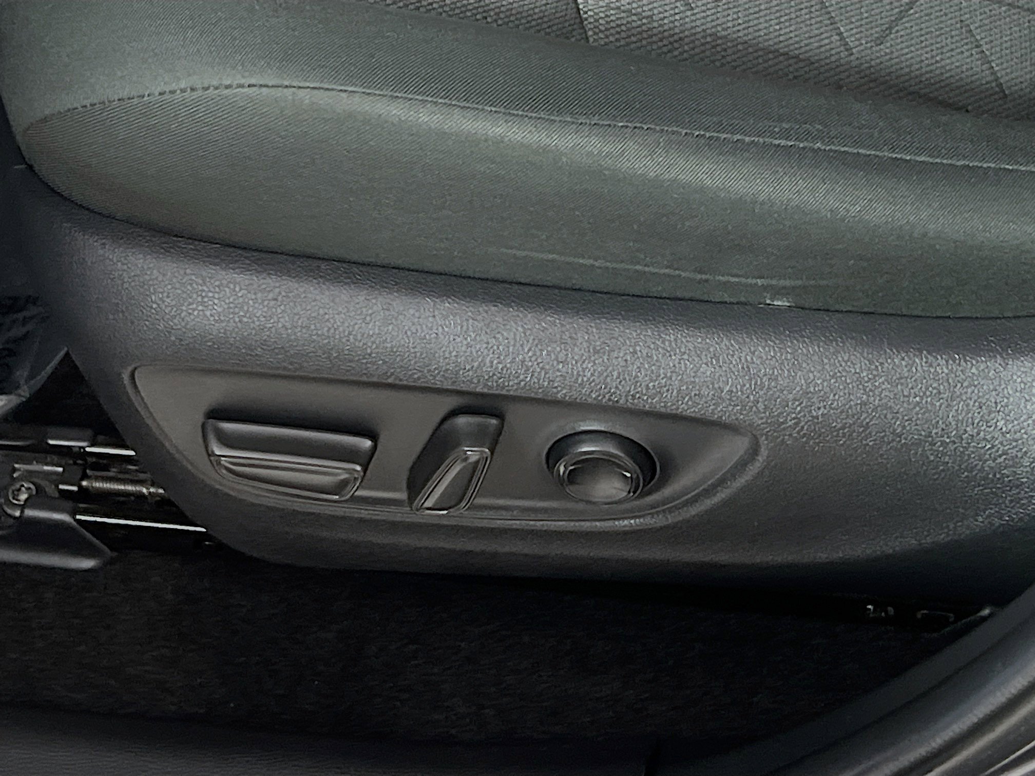 Used 2021 Toyota RAV4 XLE image 16