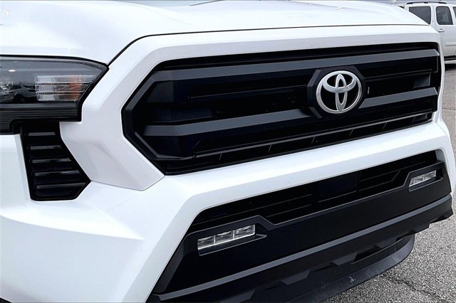 Used 2025 Toyota Tacoma SR5 image 27