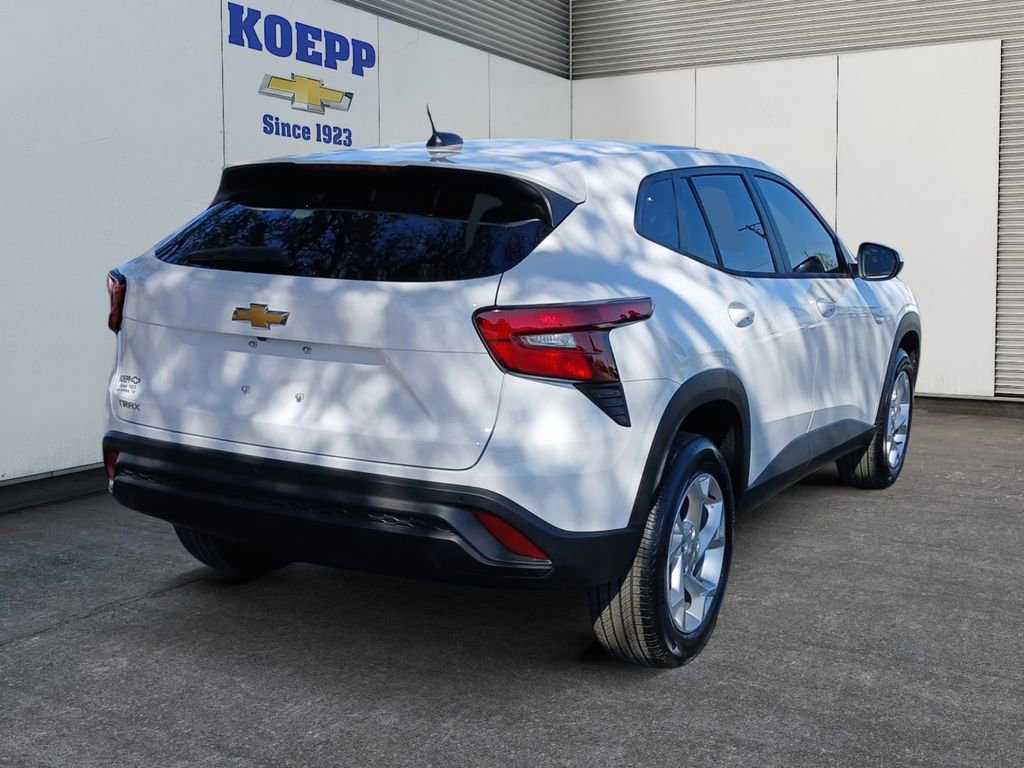 New 2026 Chevrolet Trax LS w/ LS Convenience Package image 5