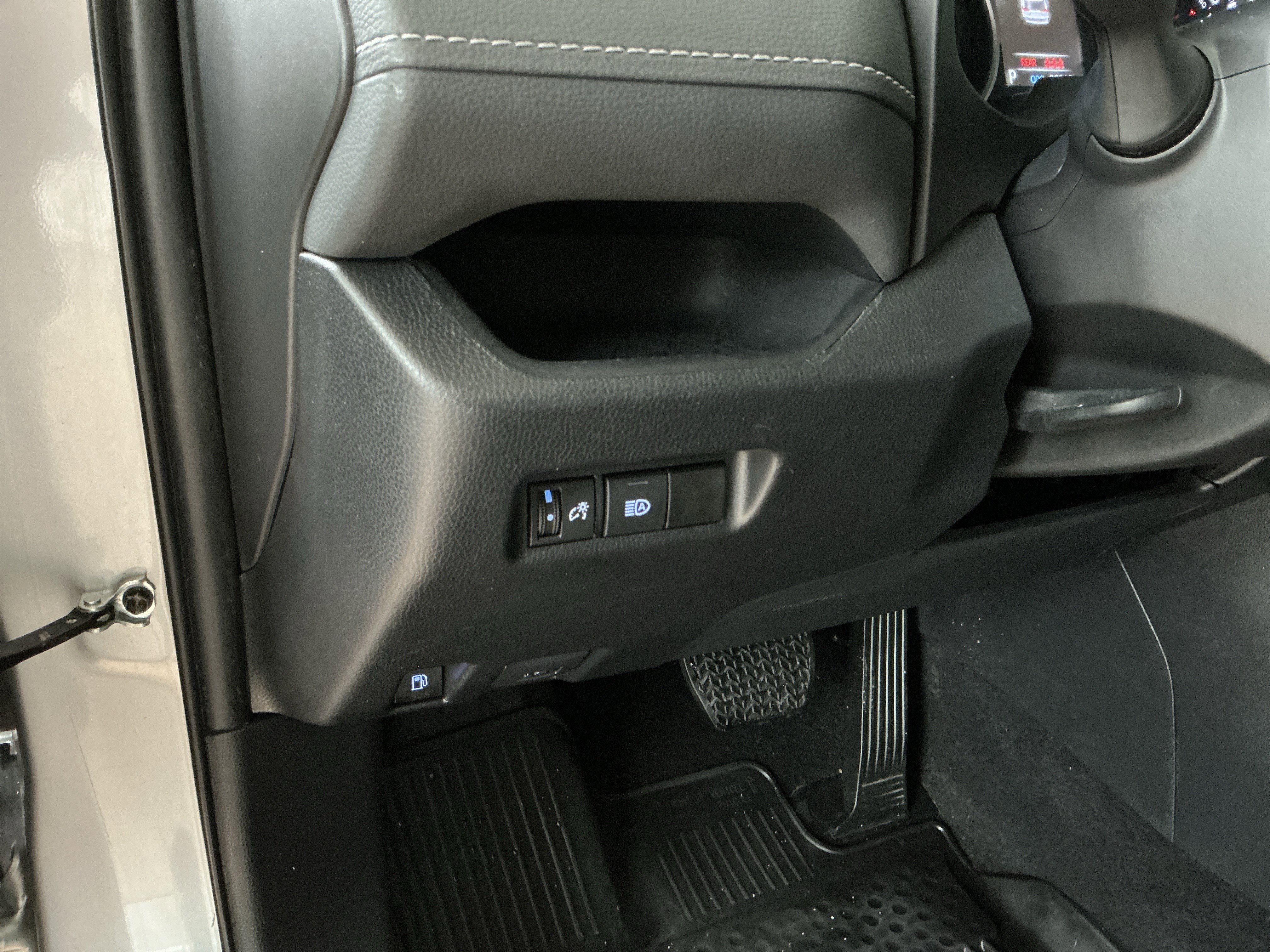 Certified 2022 Toyota RAV4 LE image 26