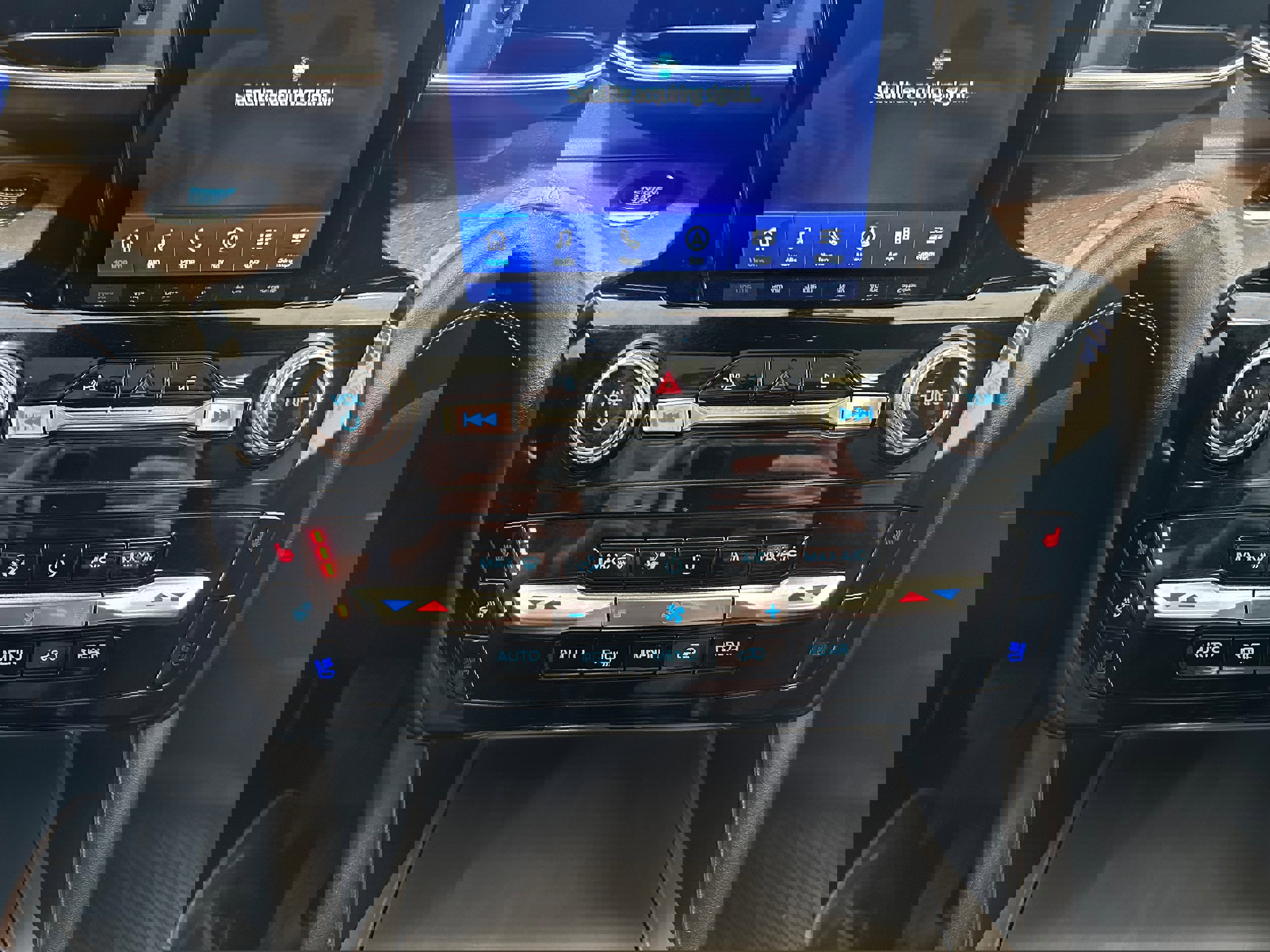 Used 2022 Ford Explorer Platinum w/ Equipment Group 601A image 21