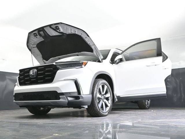 Used 2025 Honda Pilot Touring image 43