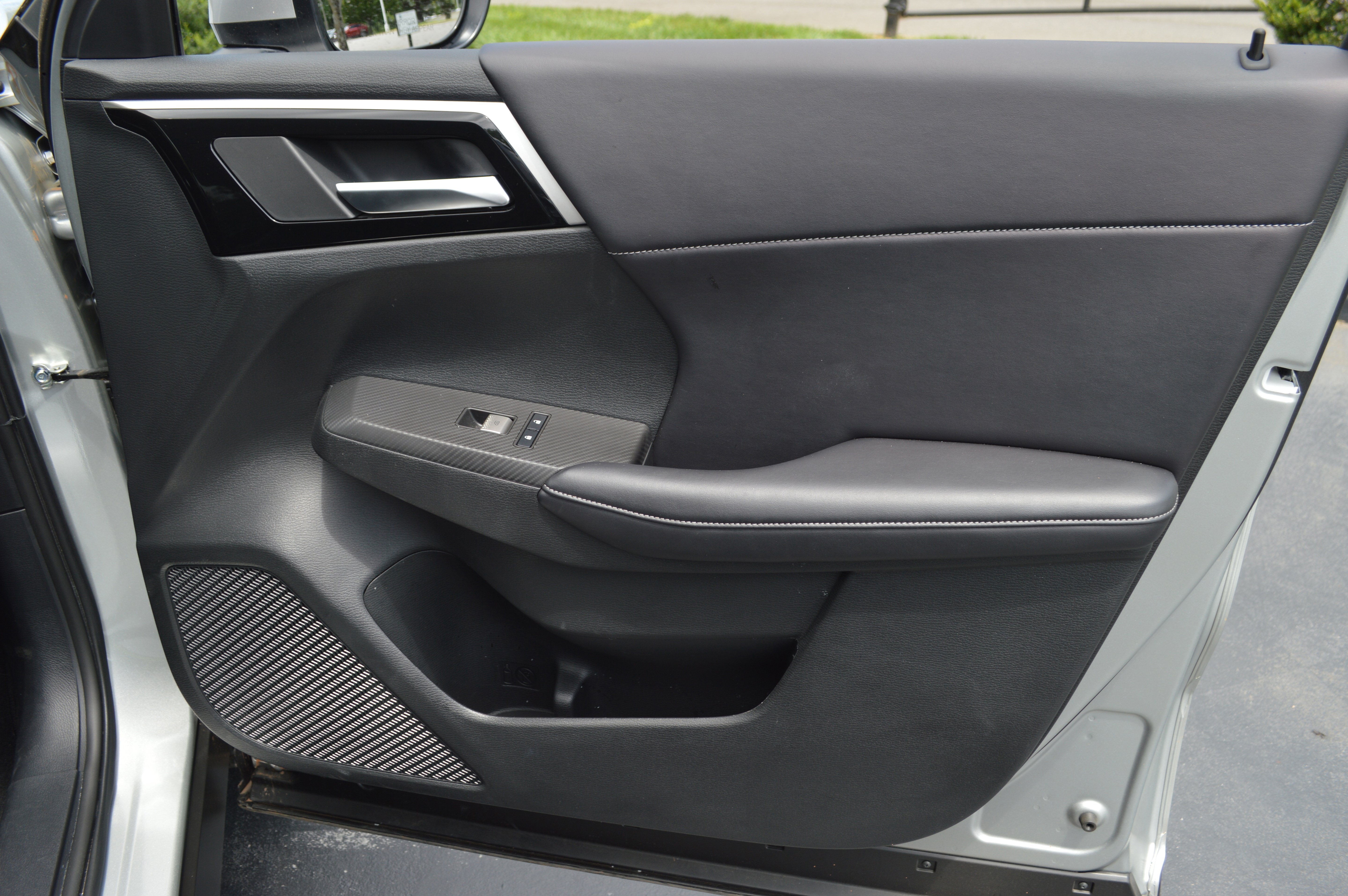 Used 2024 Mitsubishi Outlander SE FWD image 39