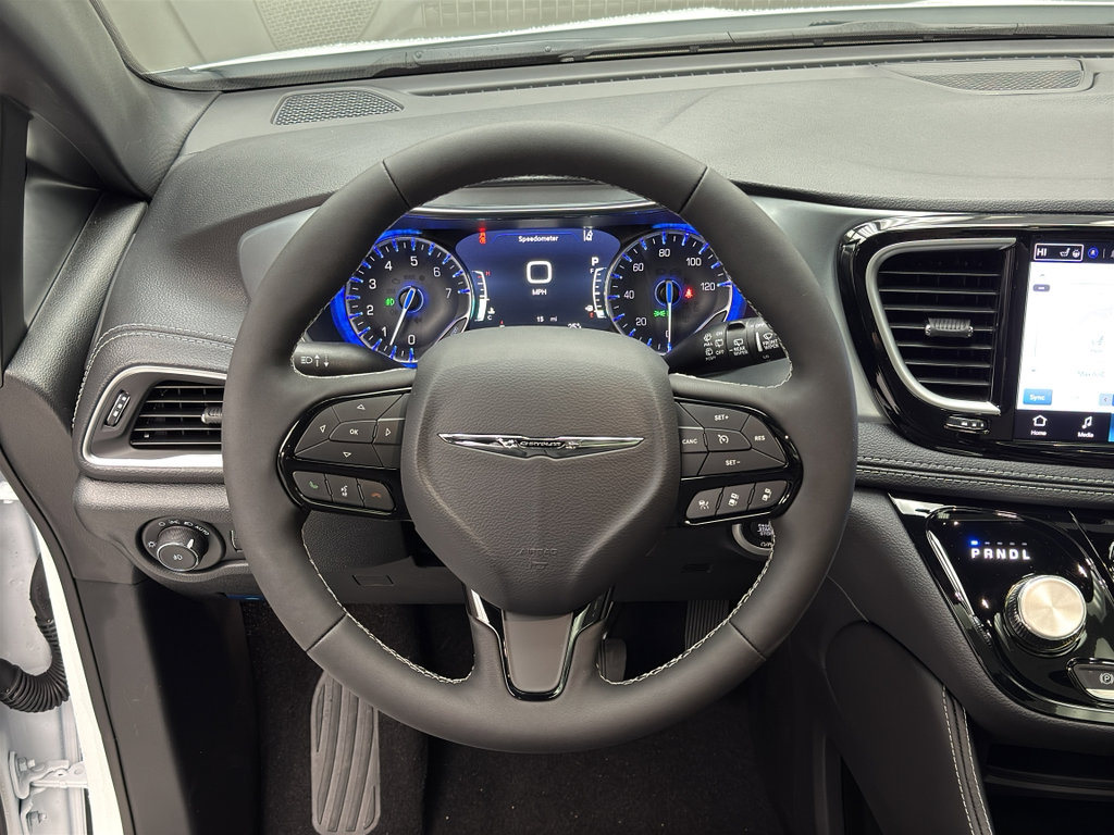 New 2026 Chrysler Pacifica Limited w/ S Appearance Package image 11