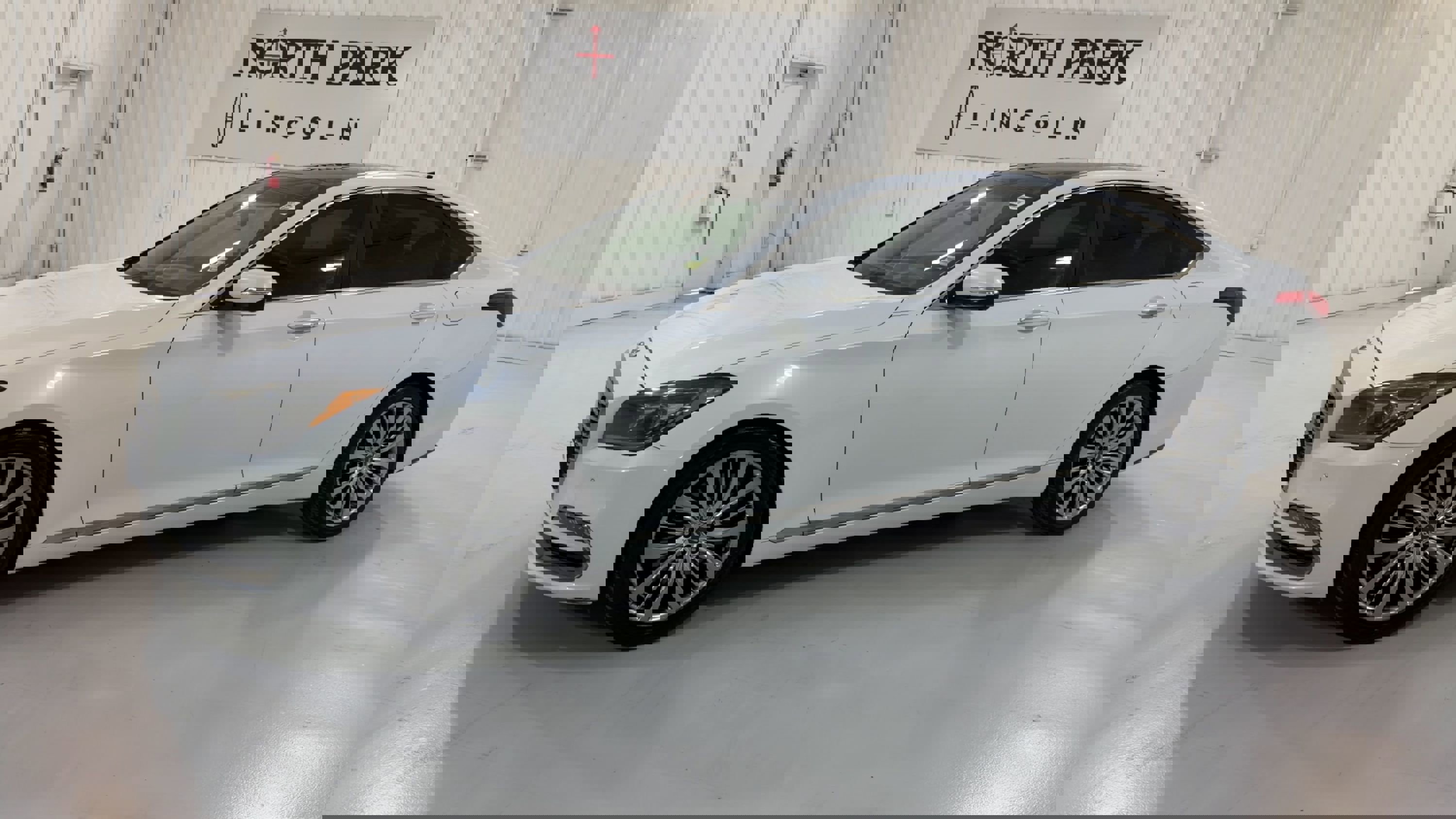 Used 2020 Genesis G80 5.0 Ultimate image 6