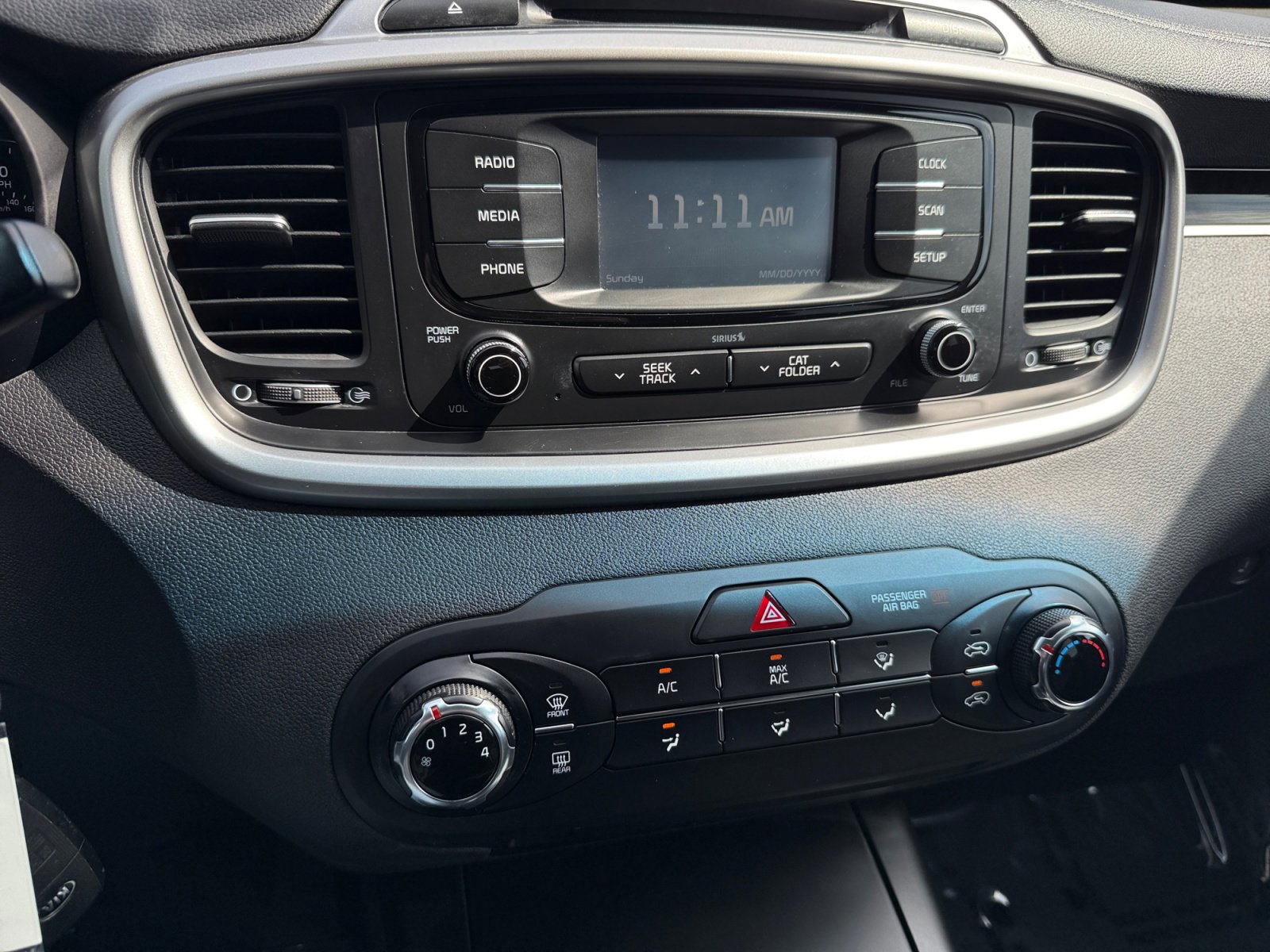 Used 2017 Kia Sorento LX image 12