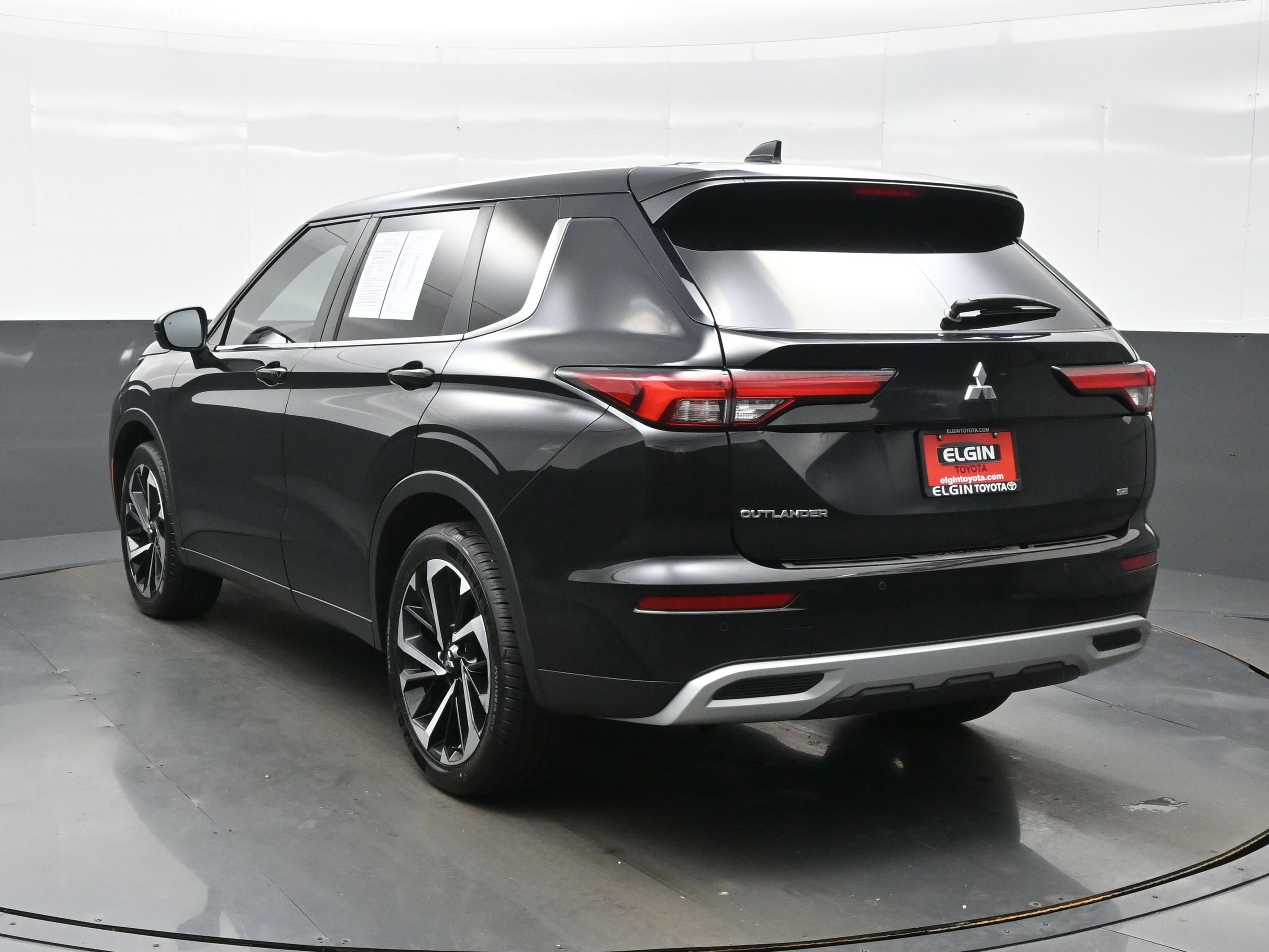Used 2024 Mitsubishi Outlander SE AWD/4WD image 4