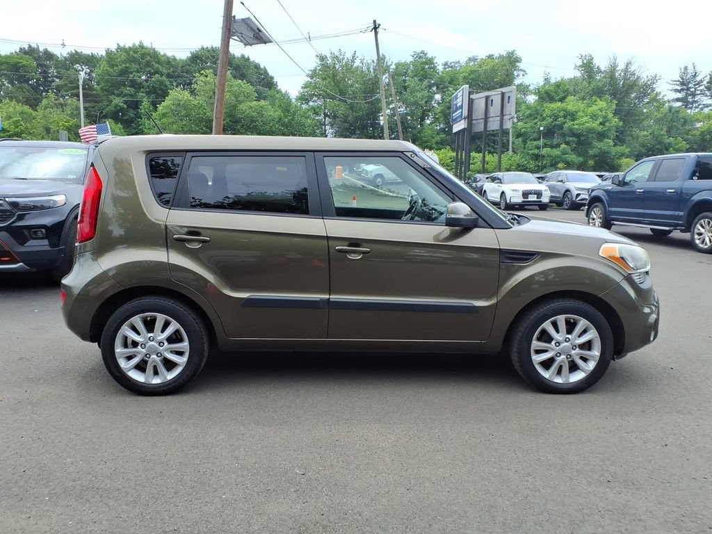 Used 2012 Kia Soul + FWD image 19