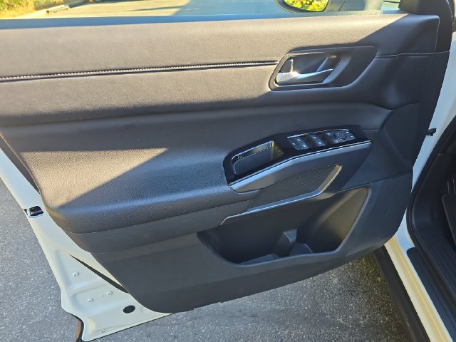 Used 2024 Nissan Pathfinder SL w/ SL Premium Package AWD/4WD image 12
