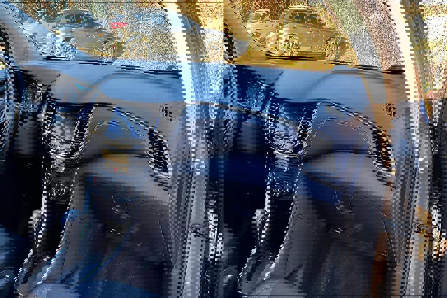 Used 2019 Chevrolet Trax LT w/ LT Convenience Package image 18