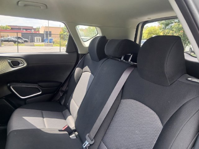 Certified 2025 Kia Soul LX w/ LX Technology Package FWD image 36