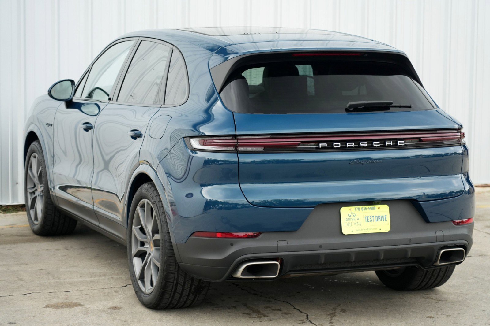 Used 2024 Porsche Cayenne w/ Premium Package image 56