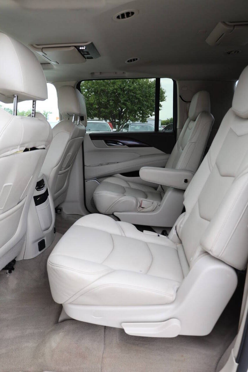 Used 2016 Cadillac Escalade ESV Premium AWD/4WD image 18