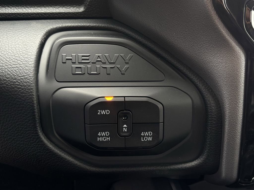 New 2026 RAM 2500 Laramie AWD/4WD image 16