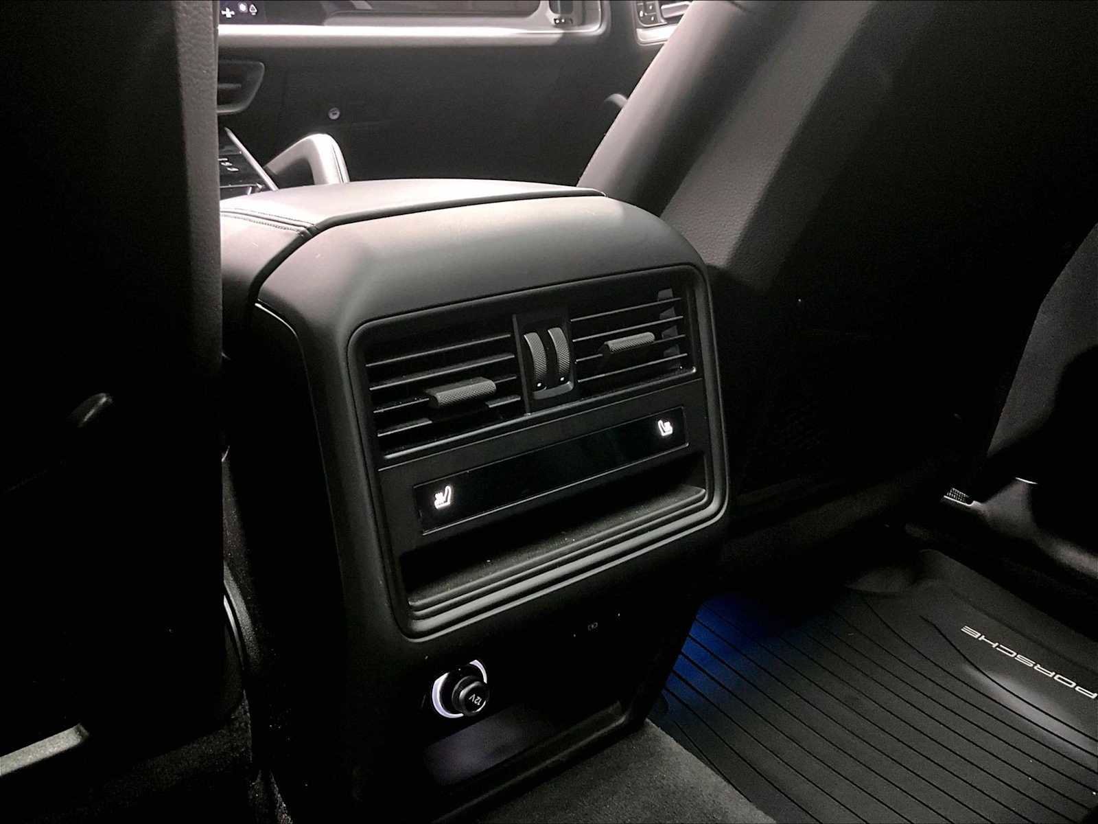 Used 2025 Porsche Cayenne Coupe image 26