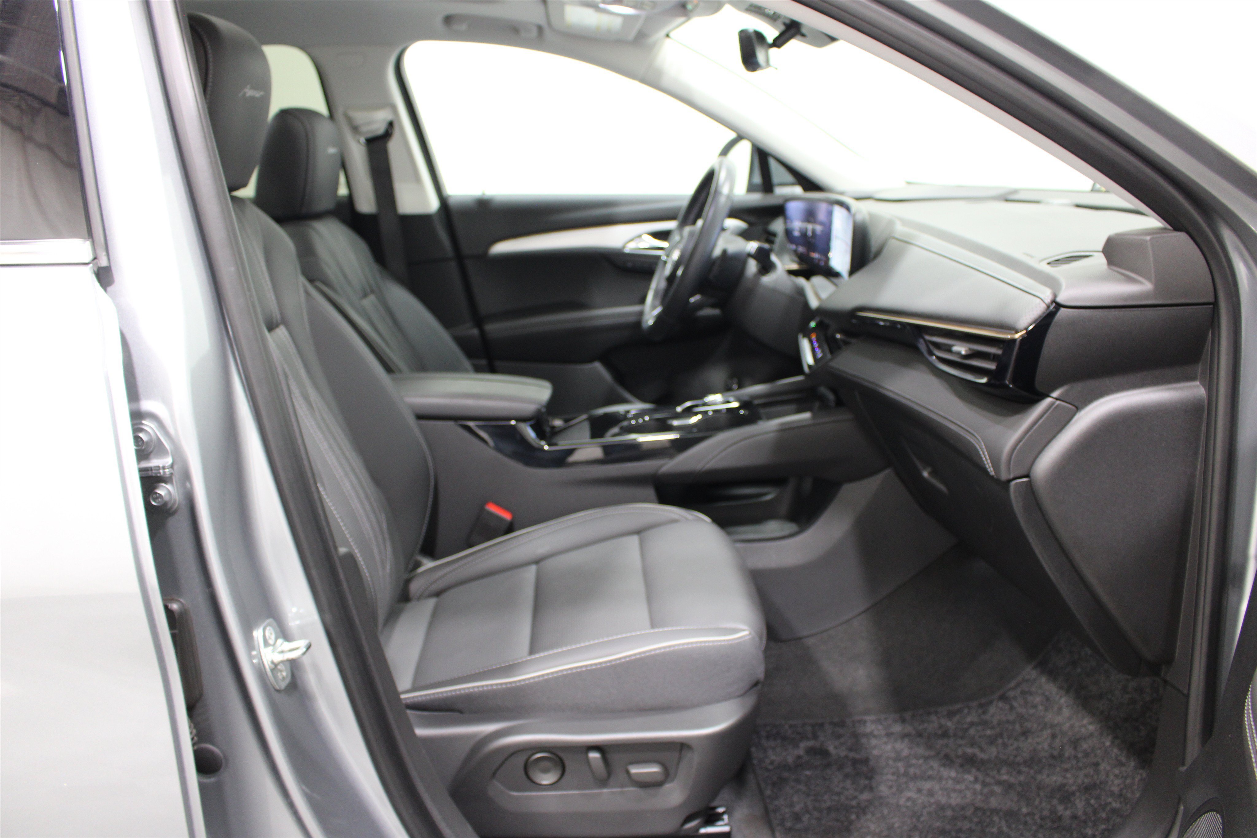Used 2025 Buick Envision Avenir AWD/4WD image 29