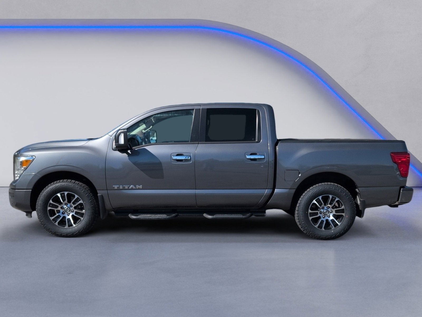 Used 2021 Nissan Titan SV w/ SV Convenience Package image 5