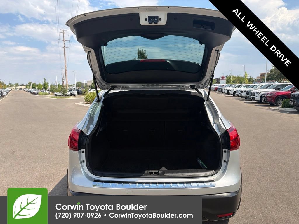 Used 2018 Nissan Rogue Sport S w/ S Appearance Package AWD/4WD image 17