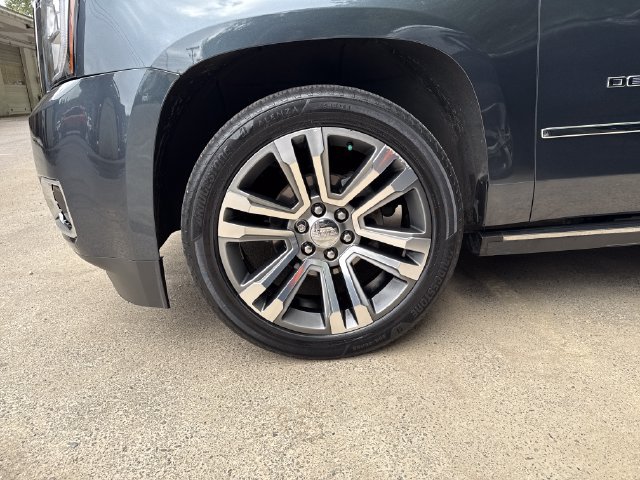 Used 2019 GMC Yukon Denali w/ Denali Ultimate Package AWD/4WD image 29