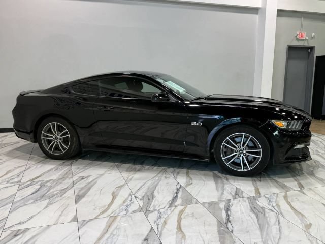 Used 2016 Ford Mustang GT RWD image 5