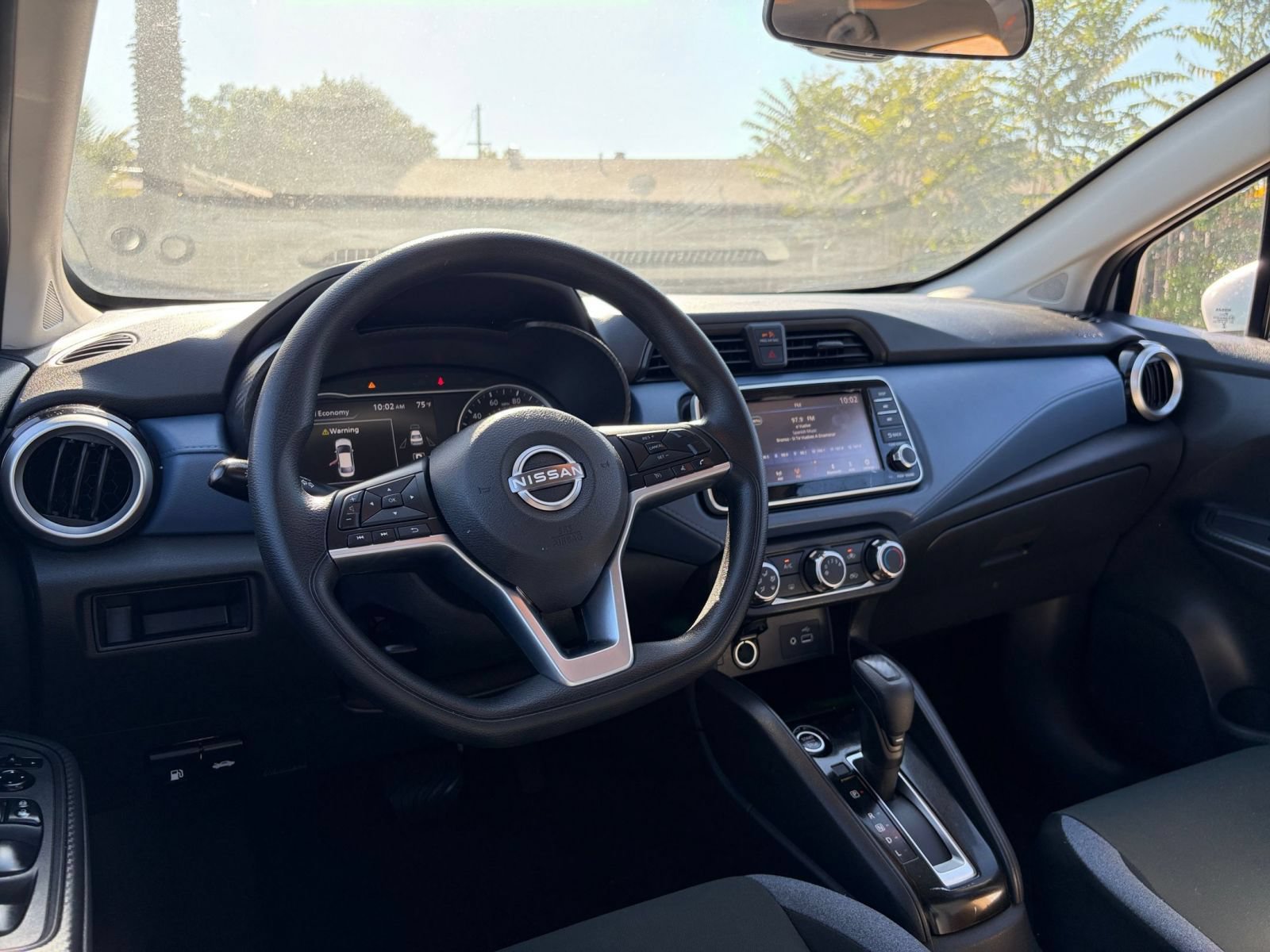 Used 2025 Nissan Versa SV FWD image 32