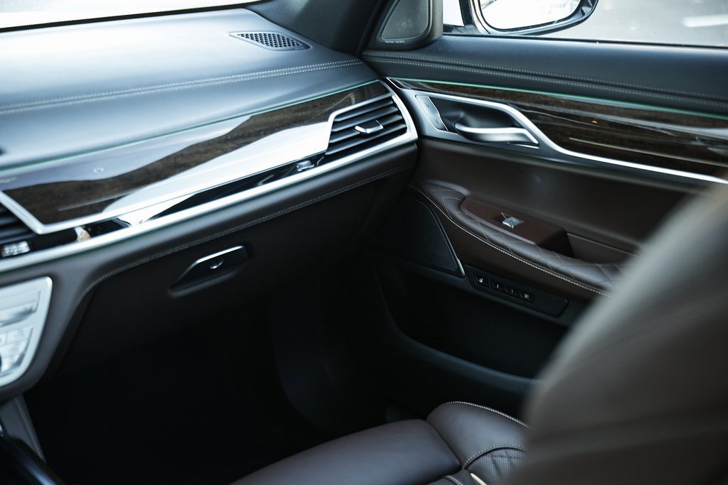 Used 2022 BMW 750i xDrive w/ Luxury Rear Seating Package image 31