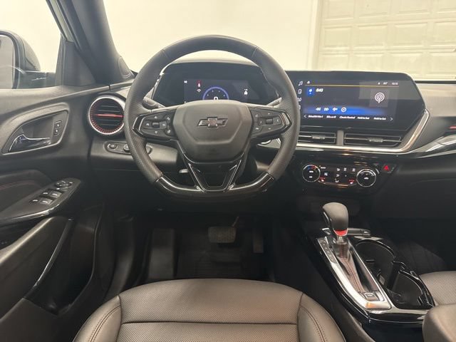 Used 2024 Chevrolet Trax RS w/ Driver Confidence Package FWD image 20