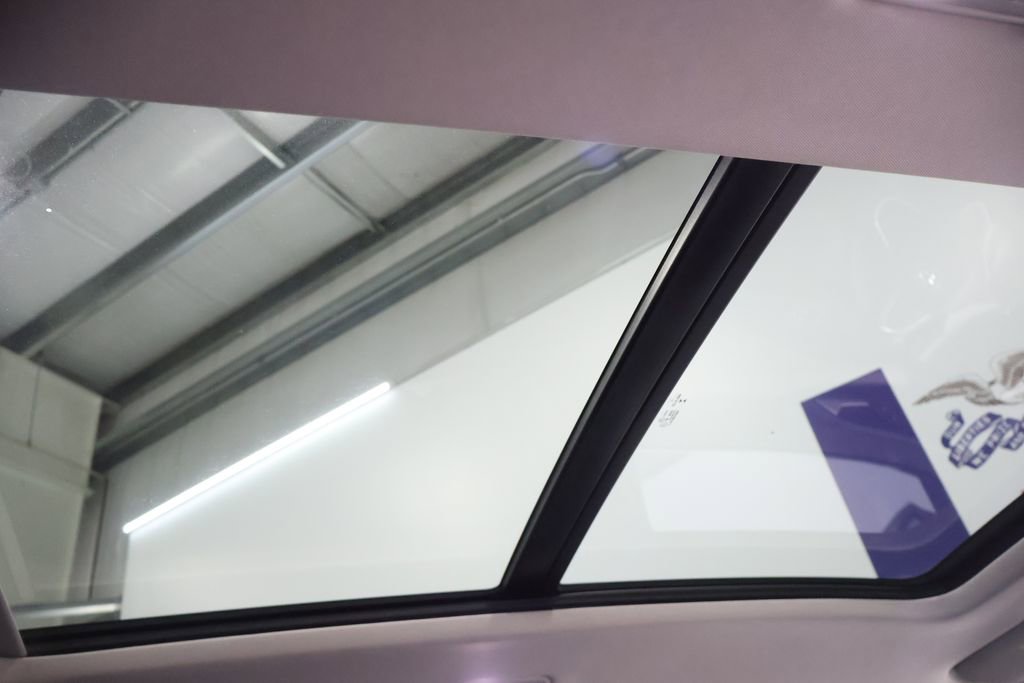 Used 2022 Volkswagen Taos SE w/ Panoramic Sunroof Package image 25