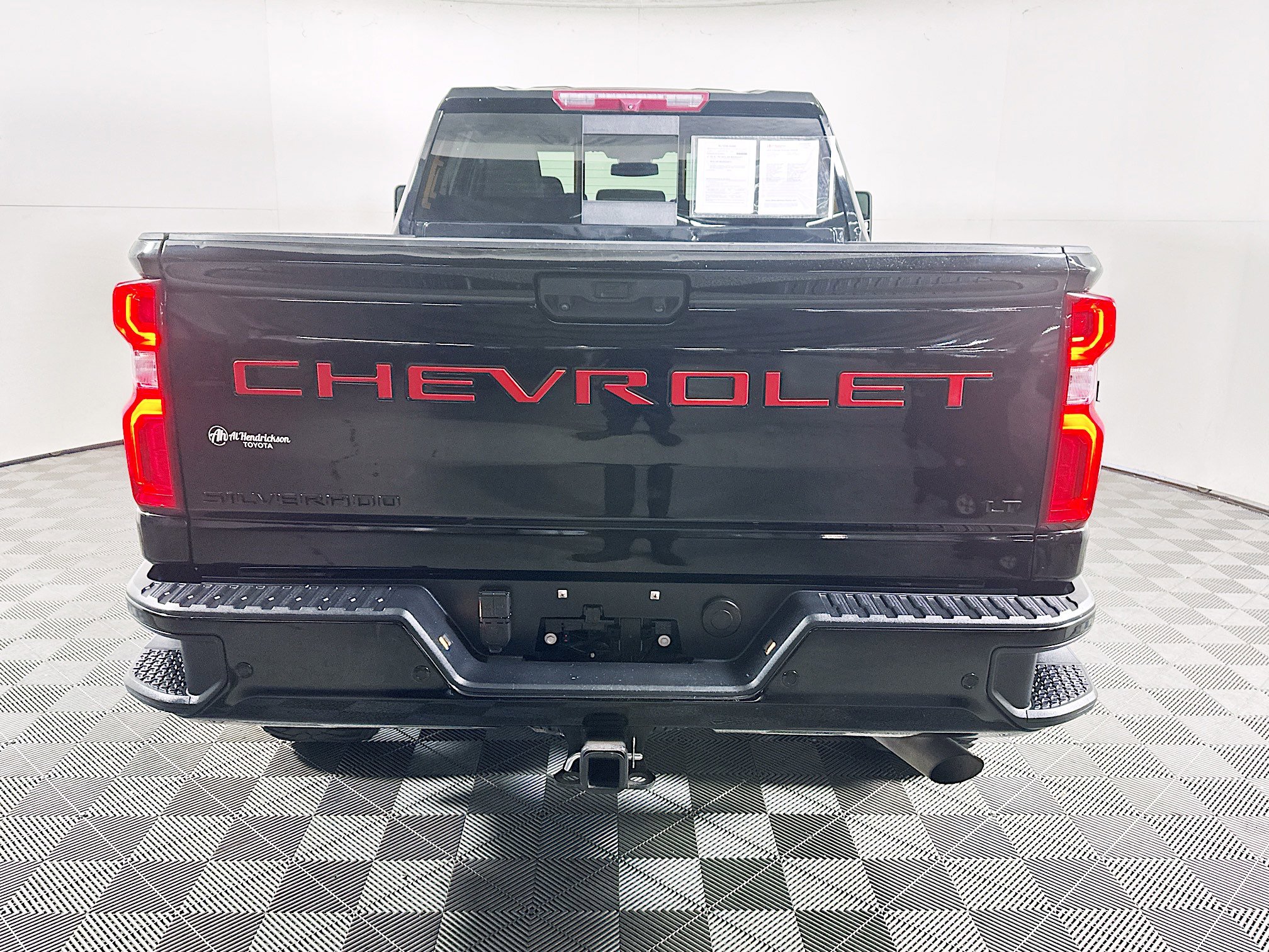 Used 2024 Chevrolet Silverado 2500 LT w/ Midnight Edition image 4