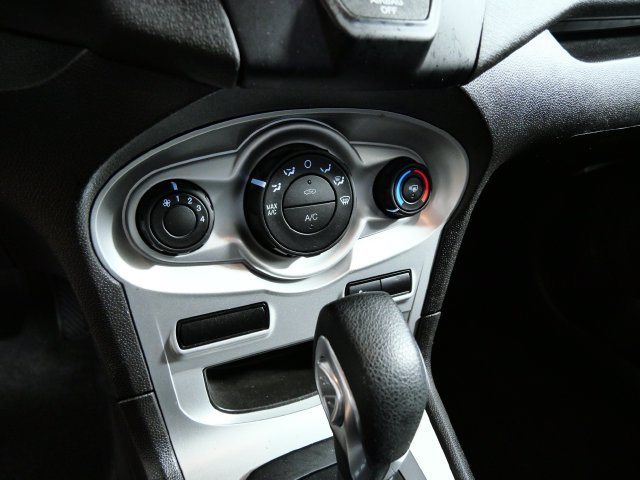 Certified 2017 Ford Fiesta SE FWD image 21