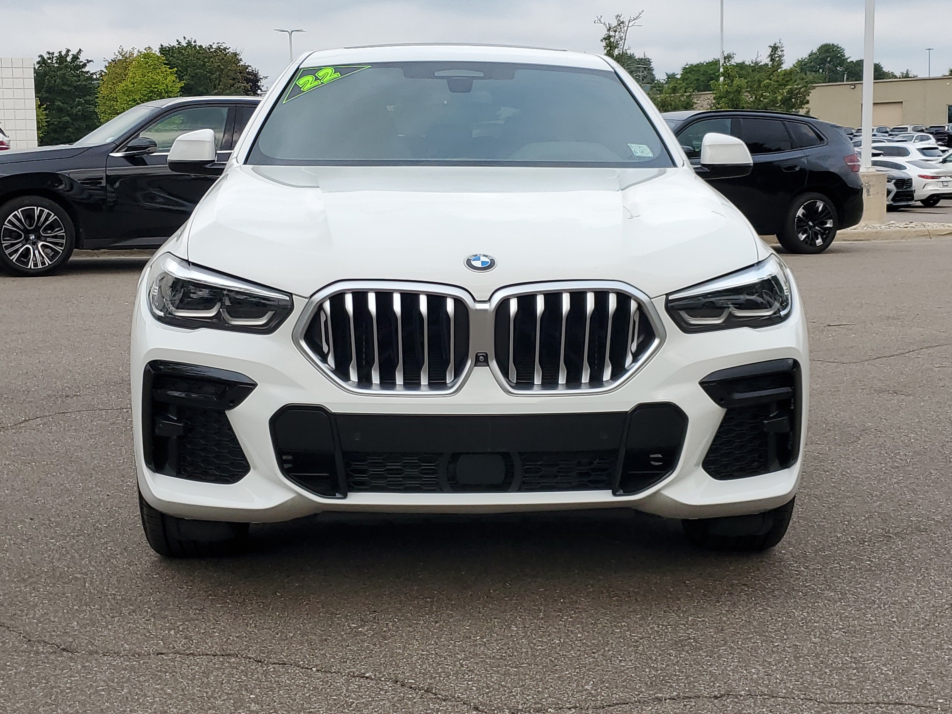 Used 2022 BMW X6 xDrive40i w/ M Sport Package AWD/4WD image 8