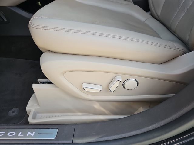 Used 2023 Lincoln Nautilus Reserve AWD/4WD image 16